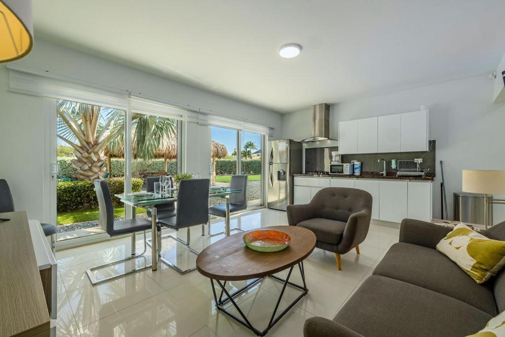 Koyari Modern Condos 9Br 7Ba Sleeps 26 W/ Pool And Roof Deck Palm Beach ภายนอก รูปภาพ