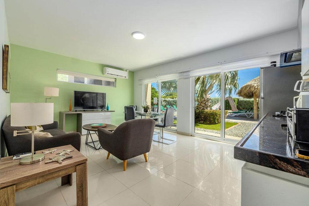 Koyari Modern Condos 9Br 7Ba Sleeps 26 W/ Pool And Roof Deck Palm Beach ภายนอก รูปภาพ