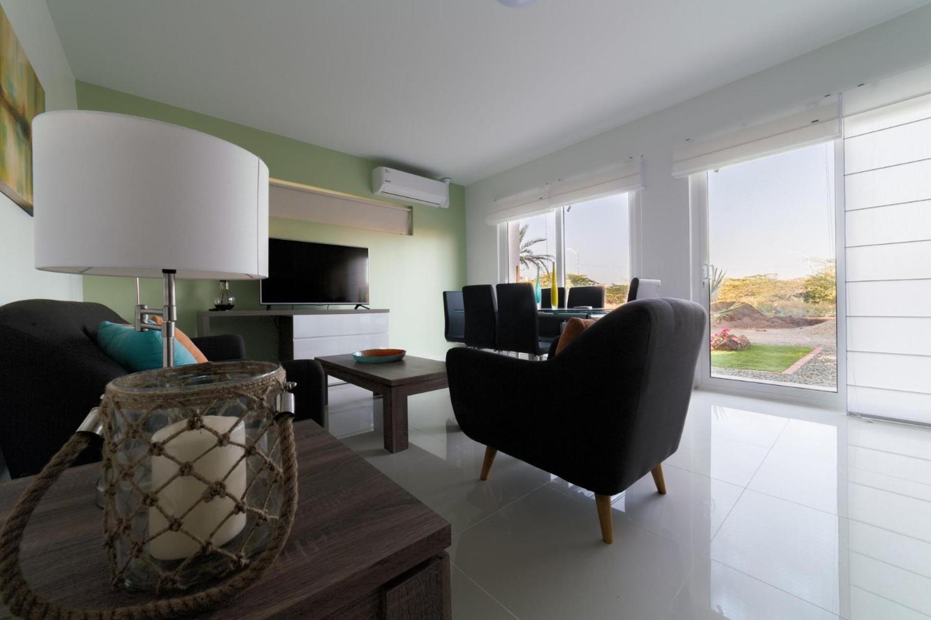 Koyari Modern Condos 9Br 7Ba Sleeps 26 W/ Pool And Roof Deck Palm Beach ภายนอก รูปภาพ