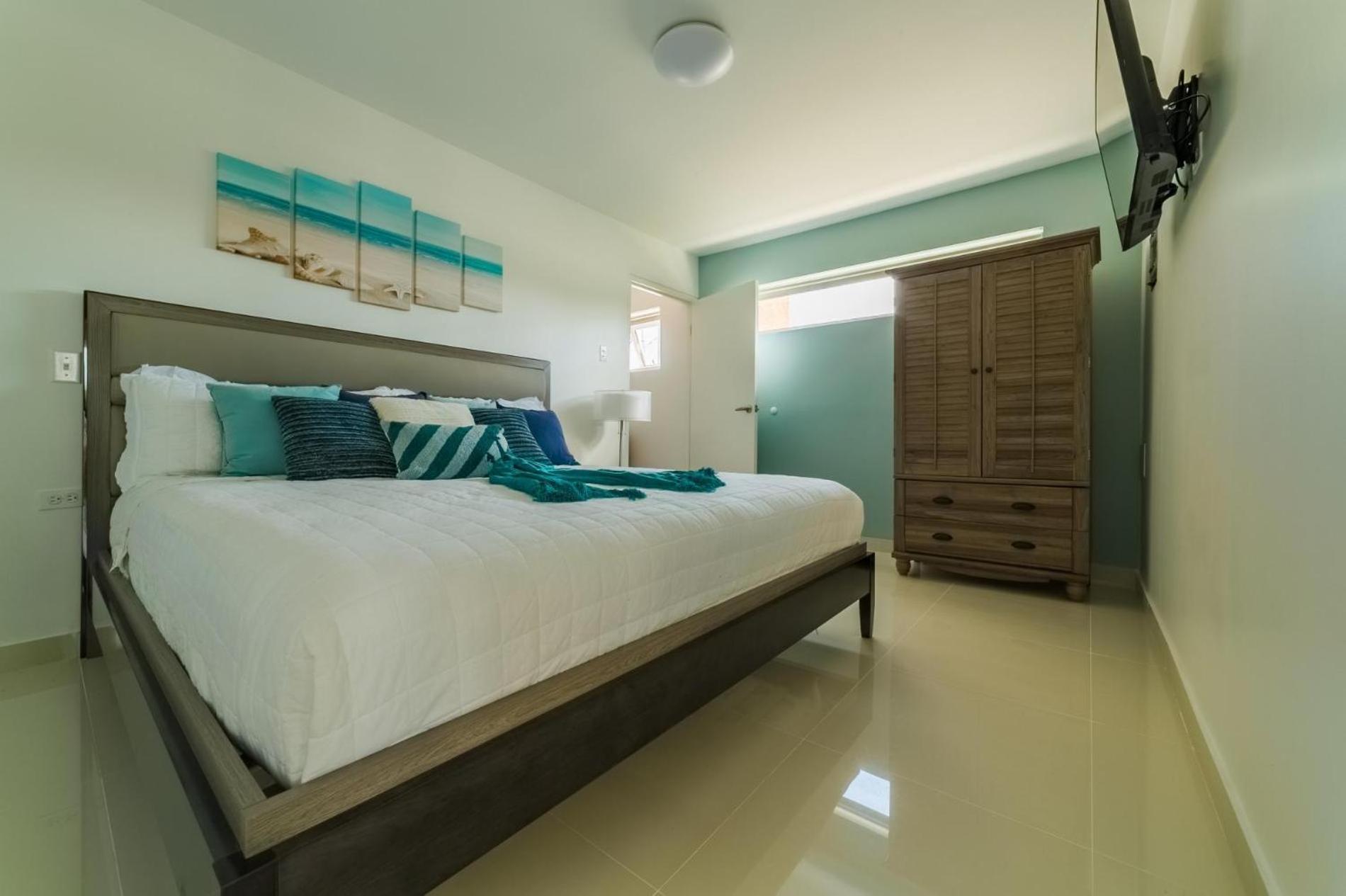 Koyari Modern Condos 9Br 7Ba Sleeps 26 W/ Pool And Roof Deck Palm Beach ภายนอก รูปภาพ
